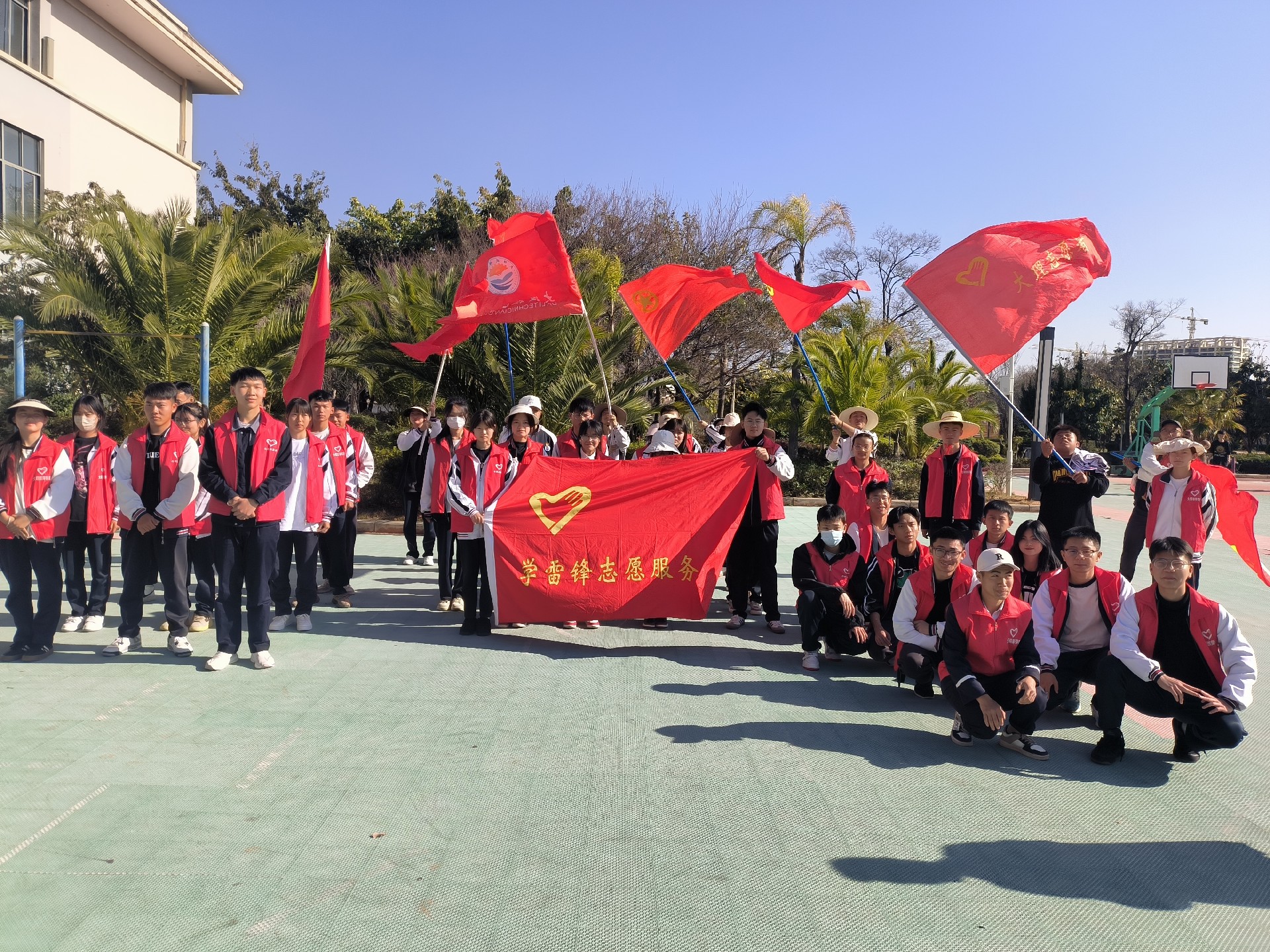 让雷锋精神在新时代绽放更加璀璨的光芒——记大理技师学院学雷锋活动